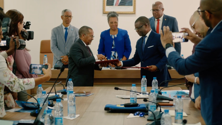 Assinatura do Memorando de Entendimento entre o MESCTI e o MED para a execução dos Fundos do Multiplicador