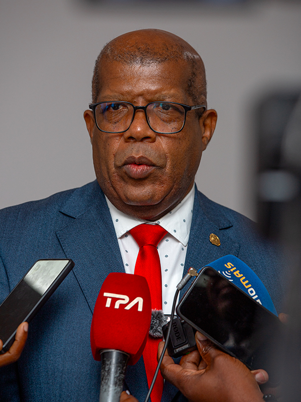 Assinatura do Memorando de Entendimento entre o MESCTI e o MED para a execução dos Fundos do Multiplicador, no âmbito do Projecto TEST 22/07/2025 Luanda